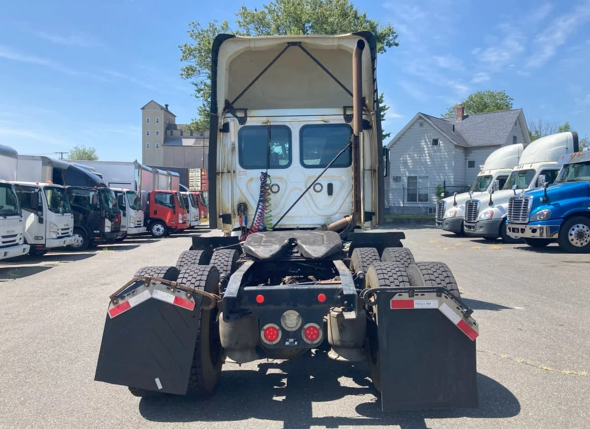 2020 Freightliner Cascadia in Springfield, MA — photo 5
