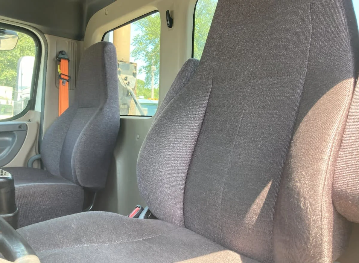 2020 Freightliner Cascadia in Springfield, MA — photo 10