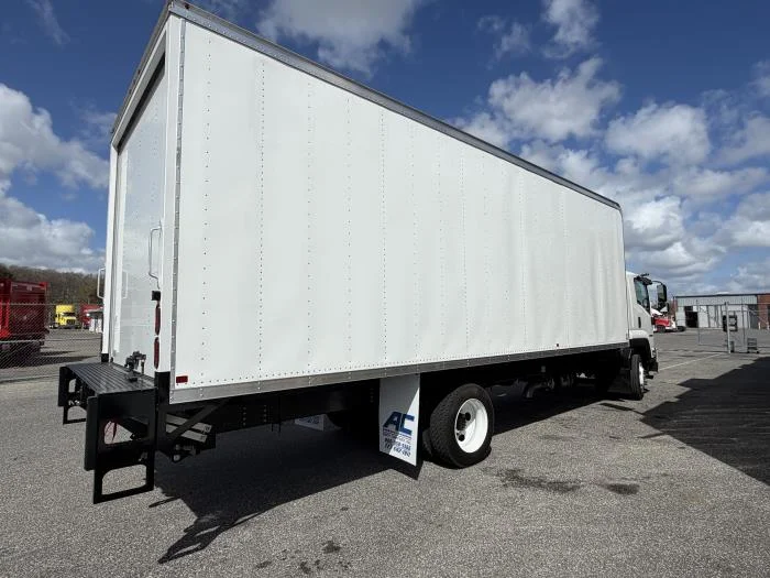 2026 Isuzu FTR - image 9