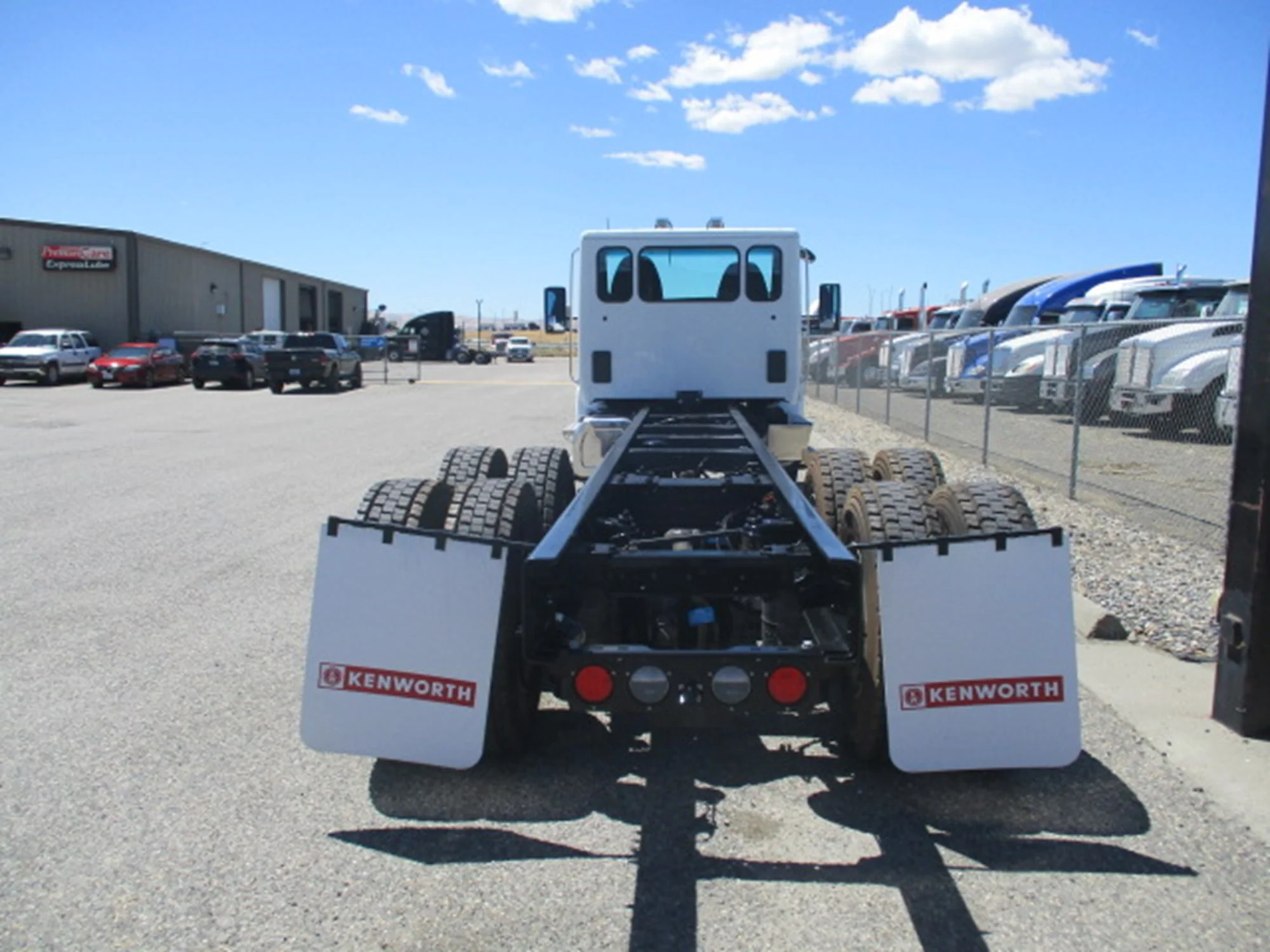 2025 Kenworth T480 - image 4