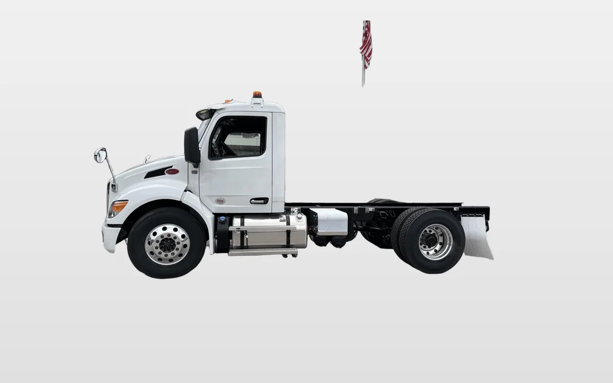 2025 Peterbilt 536 - image 1