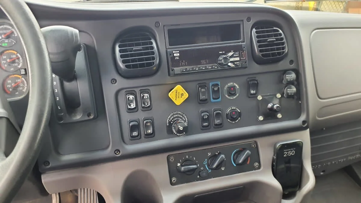 2020 Freightliner M2 106 in Springfield, MA — photo 7