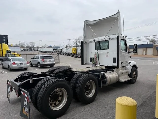2023 Peterbilt 579 - image 5