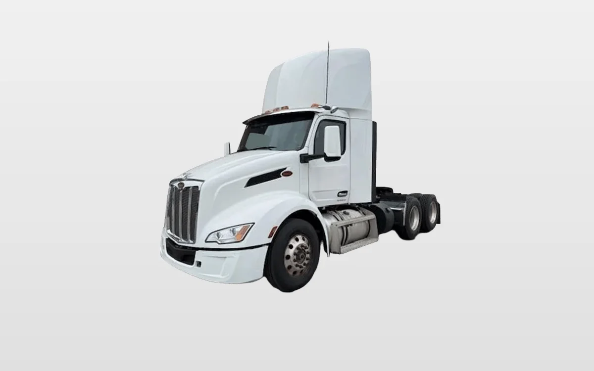 2023 Peterbilt 579 - image 1