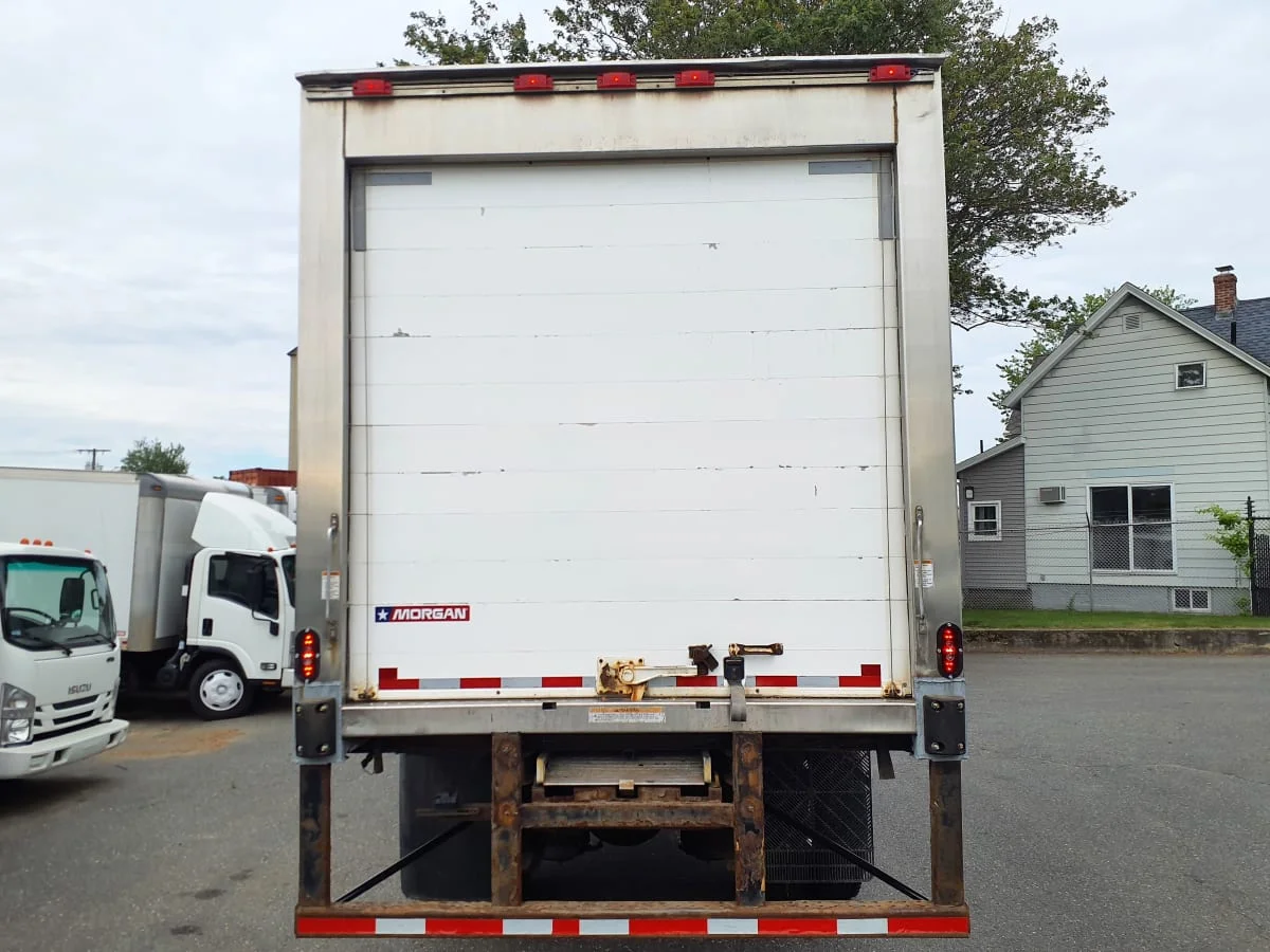 2017 International 4300 - image 5