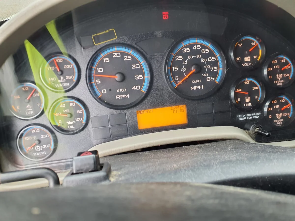 2017 International 4300 - image 12