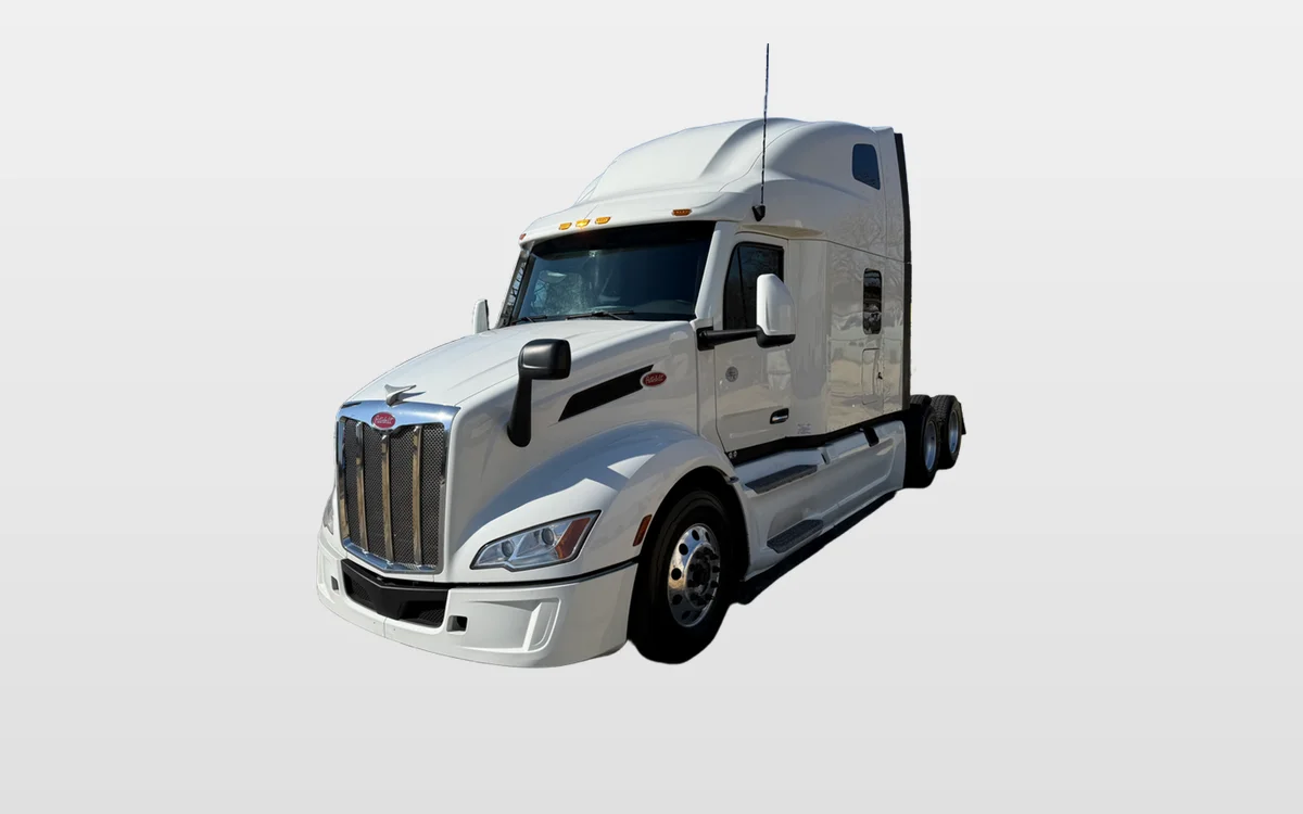 2023 Peterbilt 579 - image 1