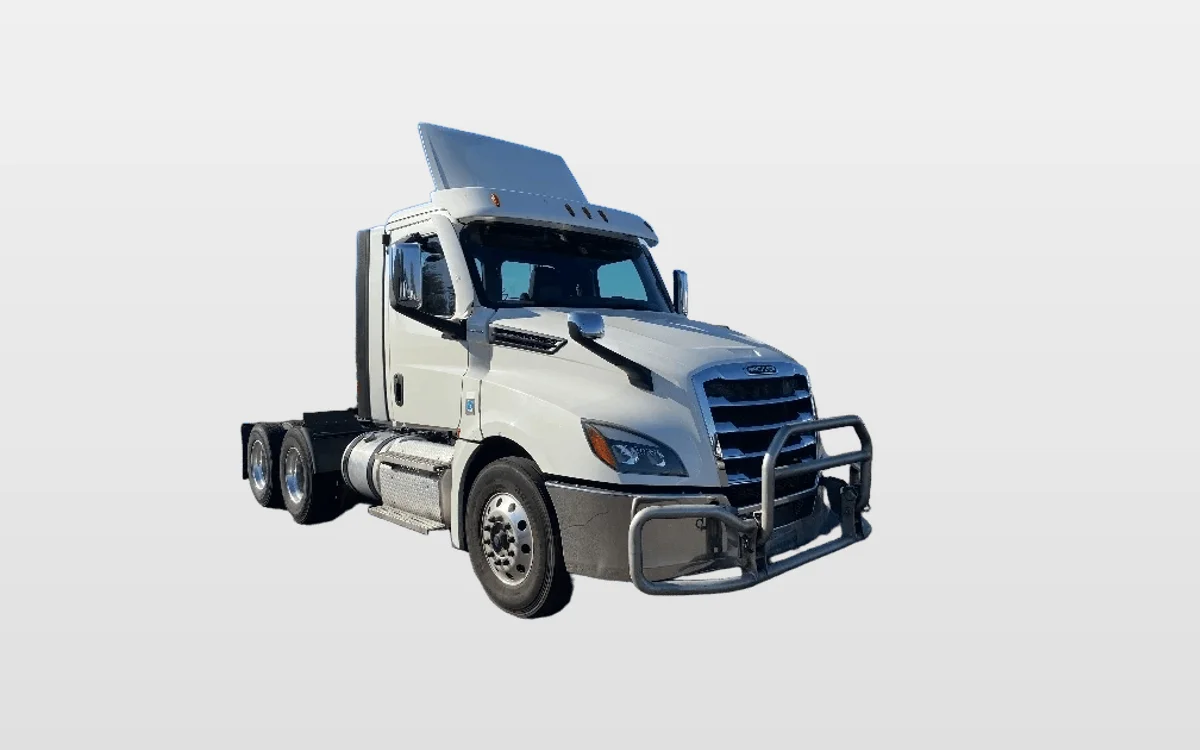 2021 Freightliner Cascadia - image 1
