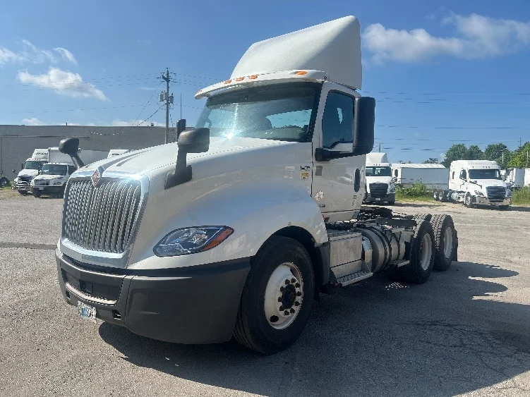 2019 International LT in Middlefield, OH — photo 3