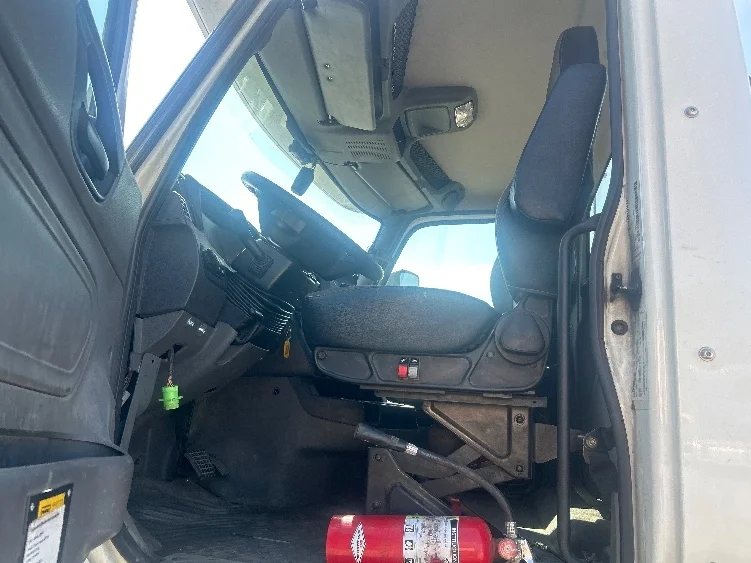 2019 International LT in Middlefield, OH — photo 9