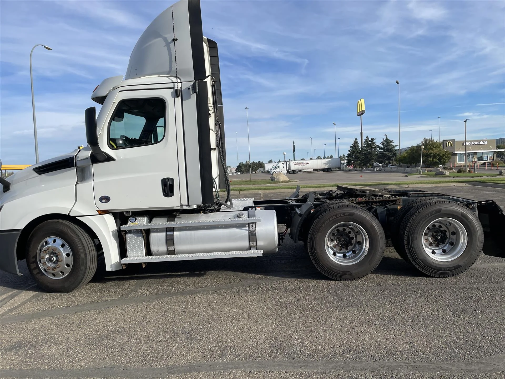 2022 Freightliner Cascadia in Bismarck, ND — photo 2