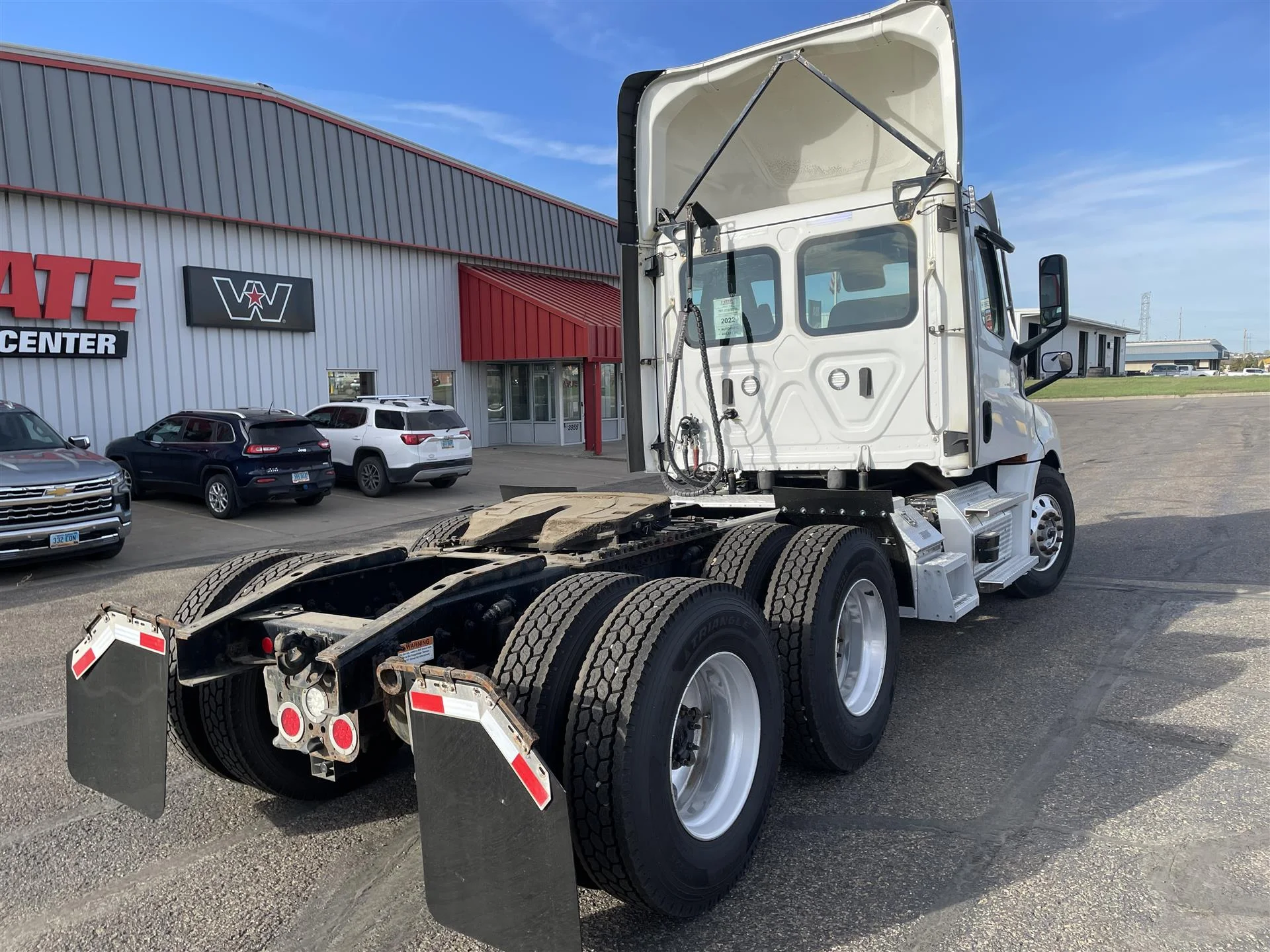 2022 Freightliner Cascadia in Bismarck, ND — photo 5