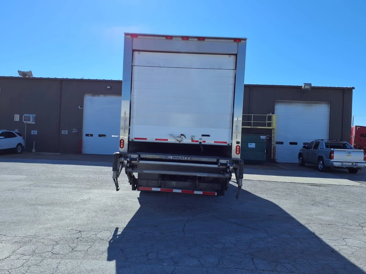 2019 Freightliner M2 106 in Fort Worth, TX — photo 5