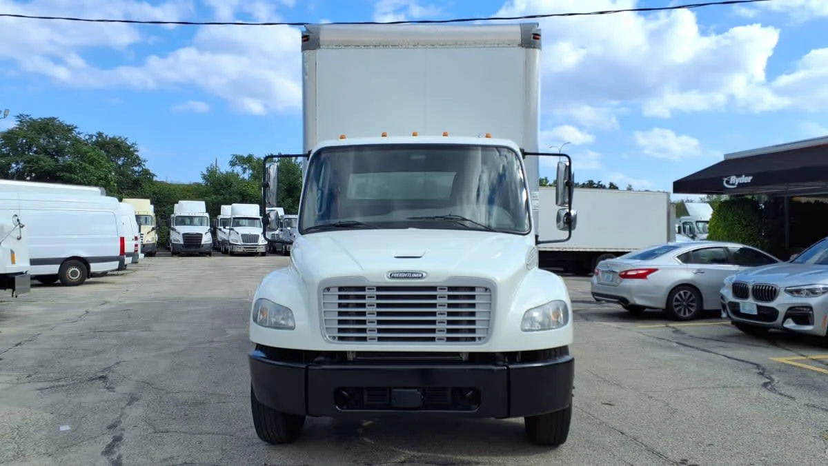 2019 Freightliner M2 106 in Warwick, RI — photo 2