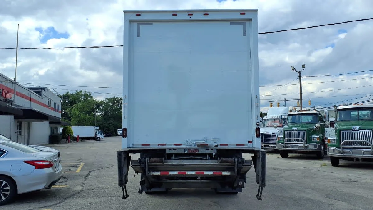 2019 Freightliner M2 106 in Warwick, RI — photo 5