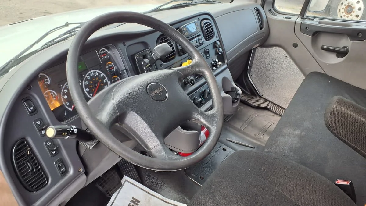 2019 Freightliner M2 106 in Warwick, RI — photo 7