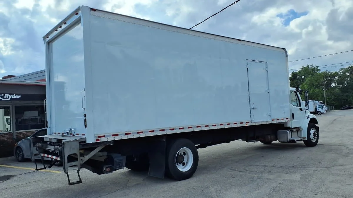2019 Freightliner M2 106 in Warwick, RI — photo 4