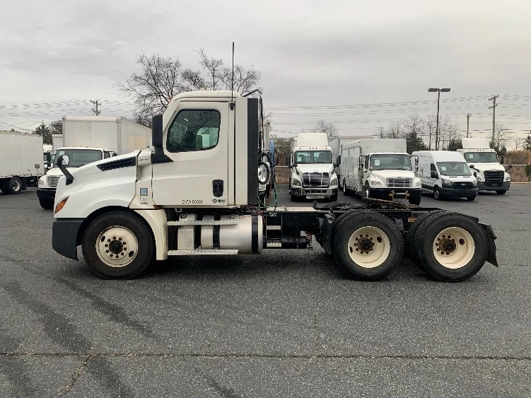 2021 Freightliner Cascadia in Concord, NC — photo 4