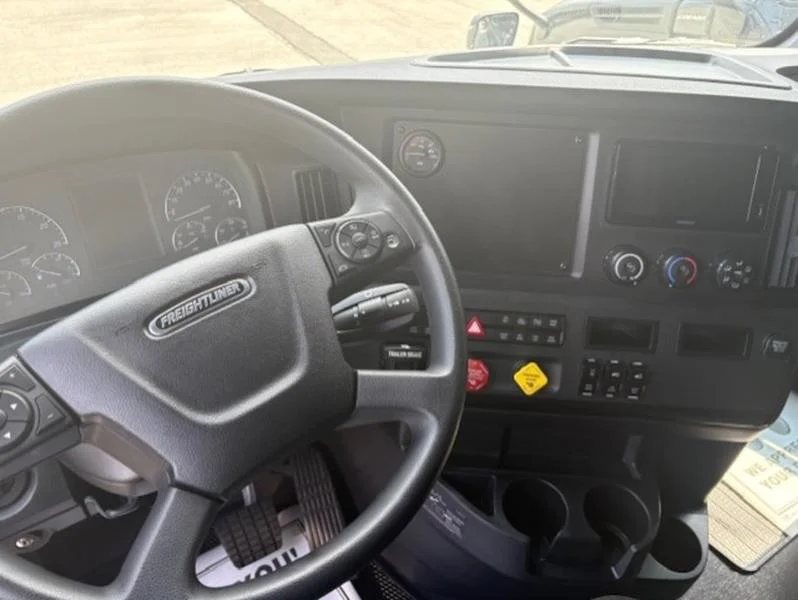 2026 Freightliner Cascadia in Columbus, OH — photo 5