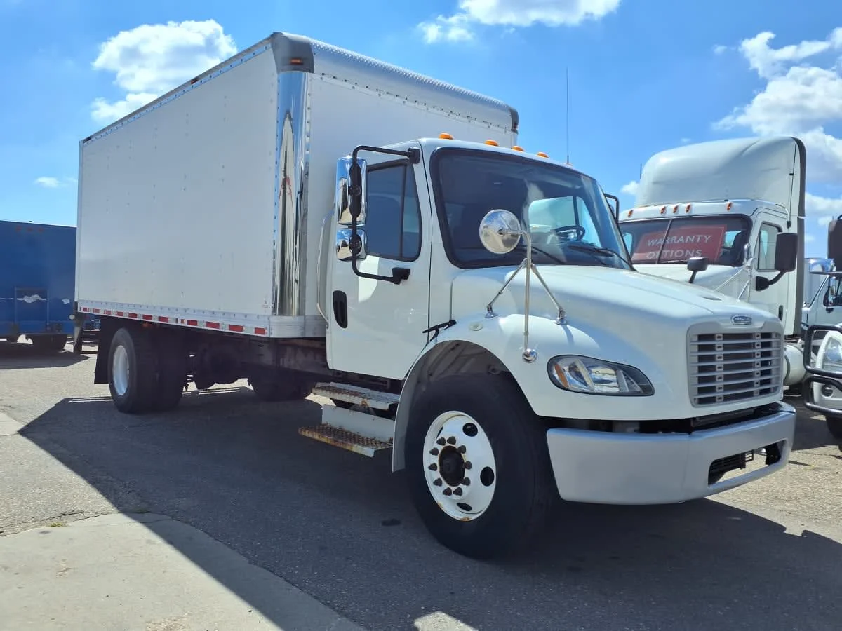 2019 Freightliner M2 106 in Altoona, IA — photo 3