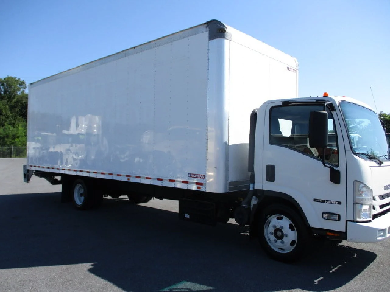 2020 Isuzu NRR in Linthicum Heights, MD — photo 4