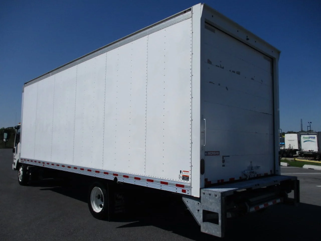 2020 Isuzu NRR in Linthicum Heights, MD — photo 7