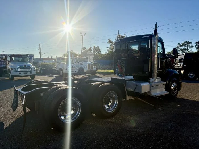 2022 Peterbilt 579 - image 6