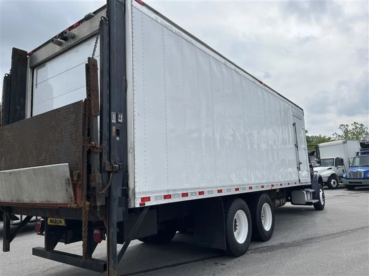 2019 Freightliner M2 106 in Beltsville, MD — photo 4