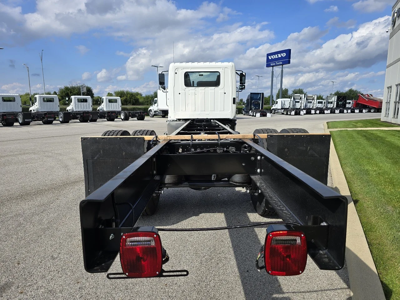 2025 Hino in Toledo, OH — photo 4