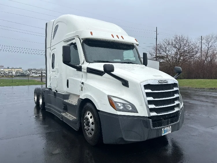 2022 Freightliner Cascadia in Indianapolis, IN