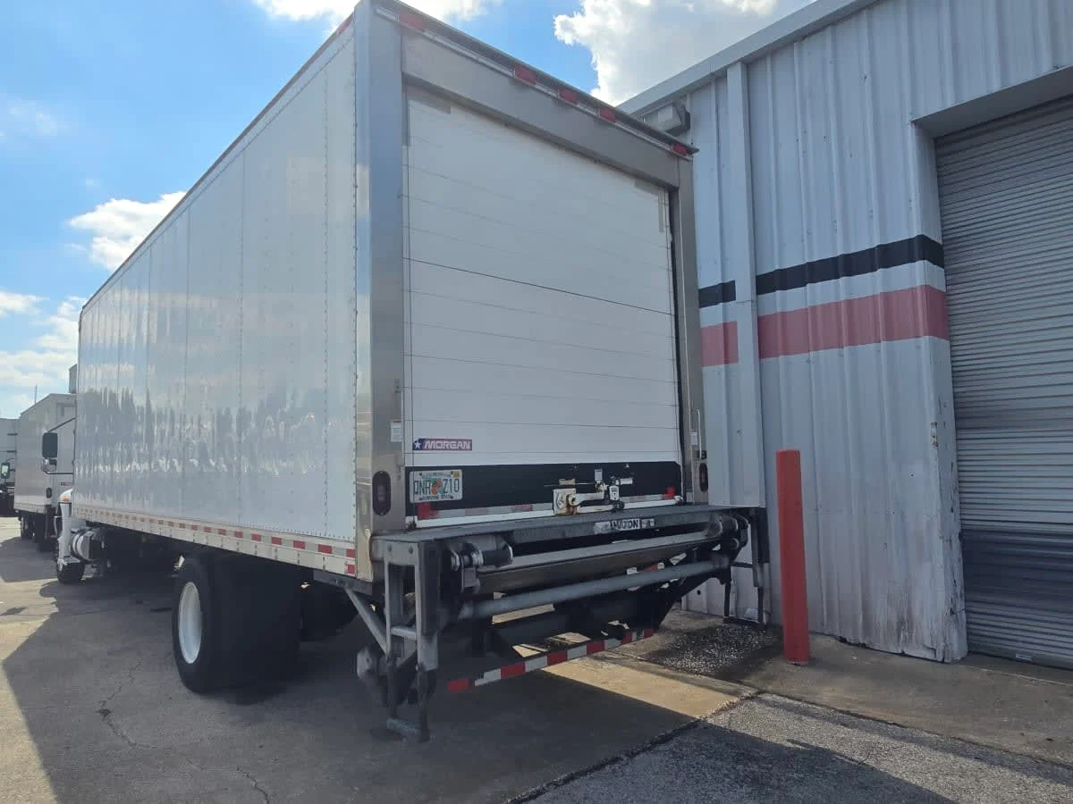 2022 International MV - image 4