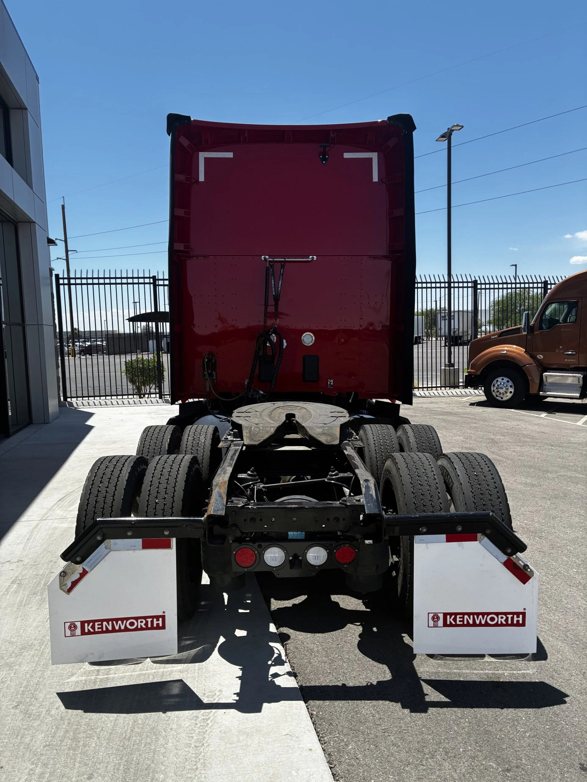 2022 Kenworth T680 in Las Vegas, NV — photo 4