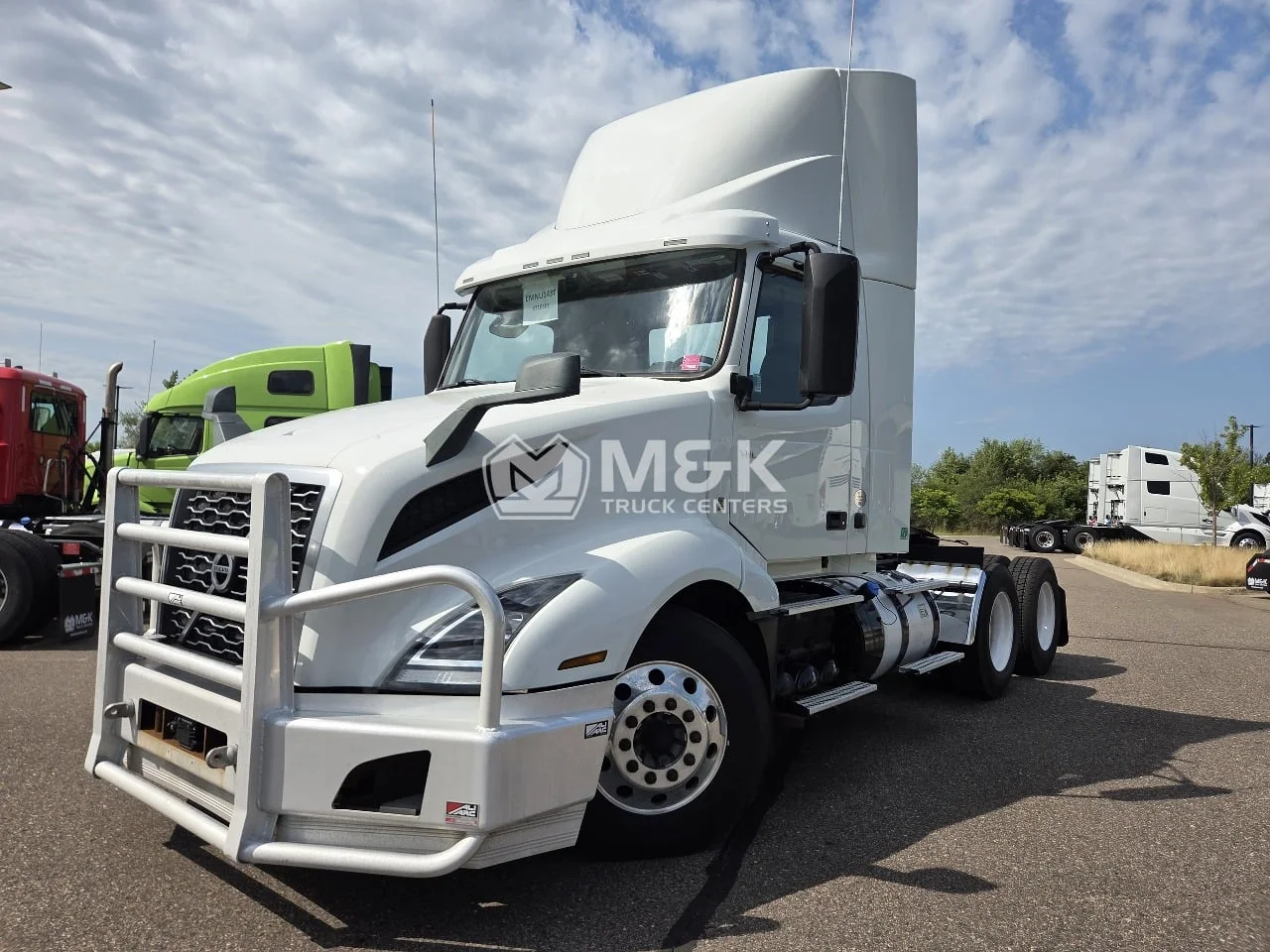 2022 Volvo VNL 300 in Elk River, MN