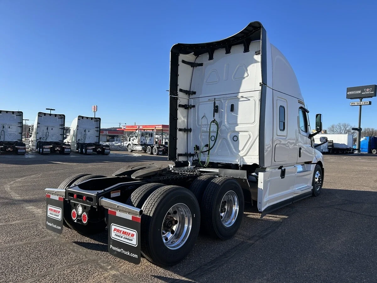 2026 Freightliner Cascadia - image 5