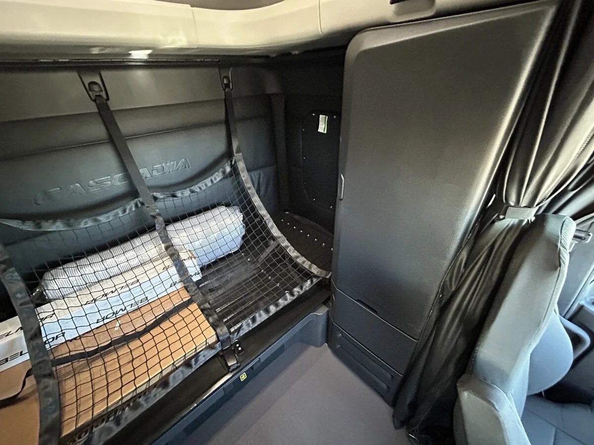 2026 Freightliner Cascadia - image 14