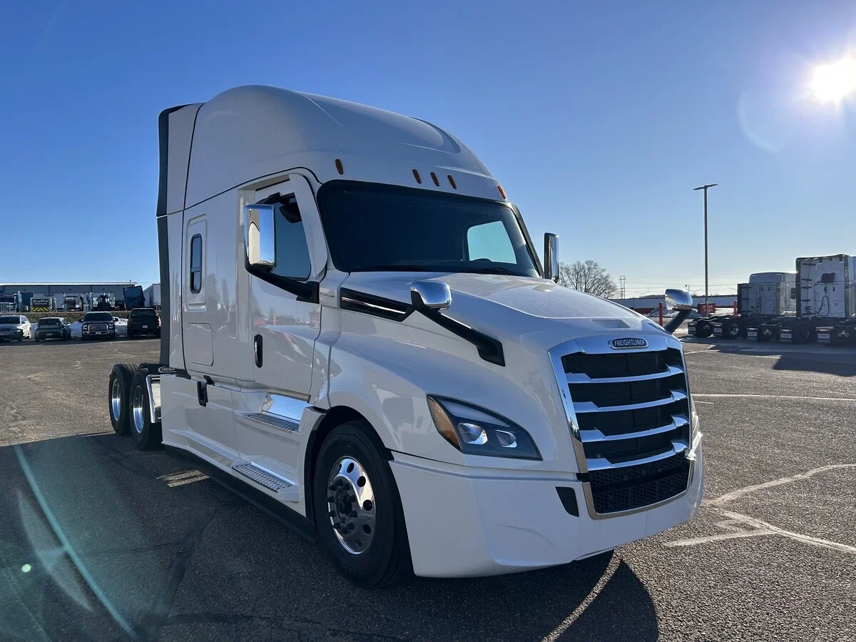 2026 Freightliner Cascadia - image 3