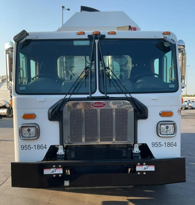 2025 Peterbilt 520 — photo 5