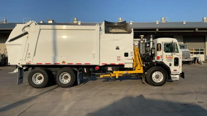 2025 Peterbilt 520 — photo 8
