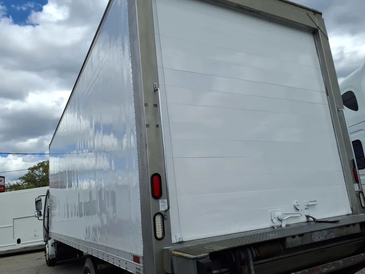 2016 Freightliner M2 106 in Warwick, RI — photo 6