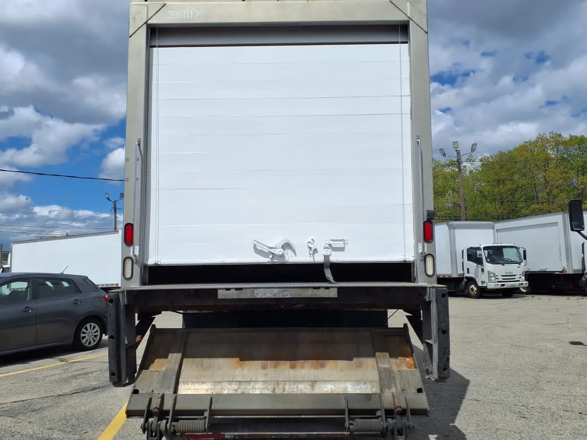 2016 Freightliner M2 106 in Warwick, RI — photo 5