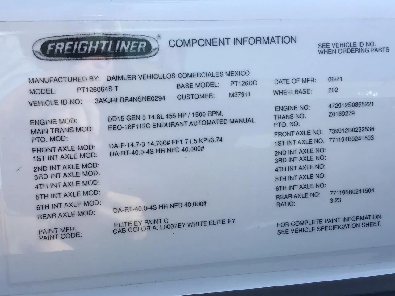 2022 Freightliner Cascadia in Pacific, WA — photo 6