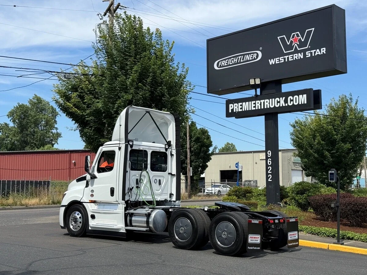 2027 Freightliner Cascadia — photo 5