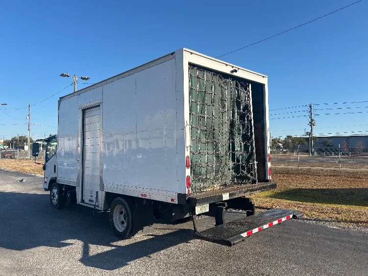 2021 Isuzu NRR - image 6