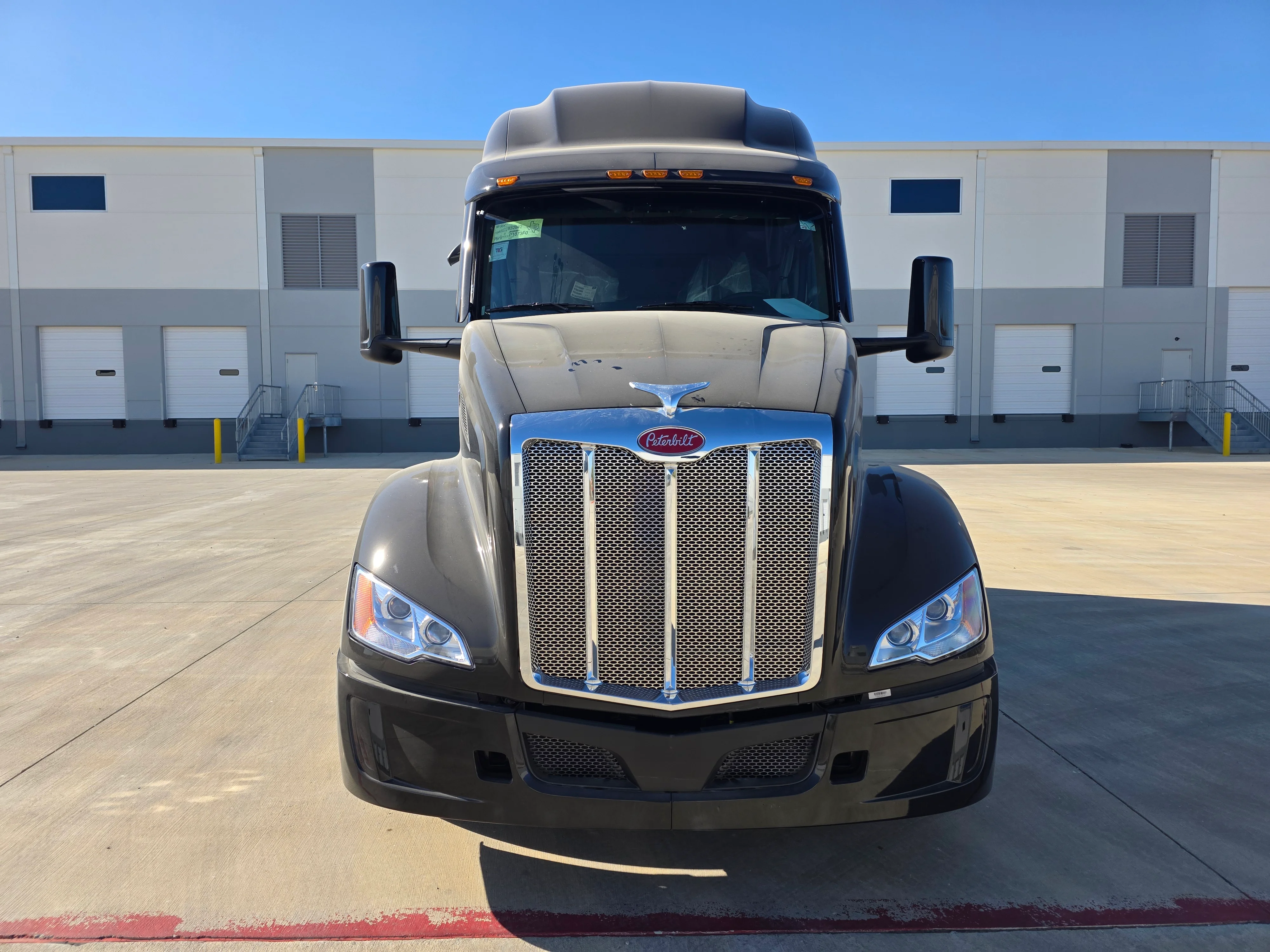 2027 Peterbilt 579 in Cincinnati, OH — photo 8