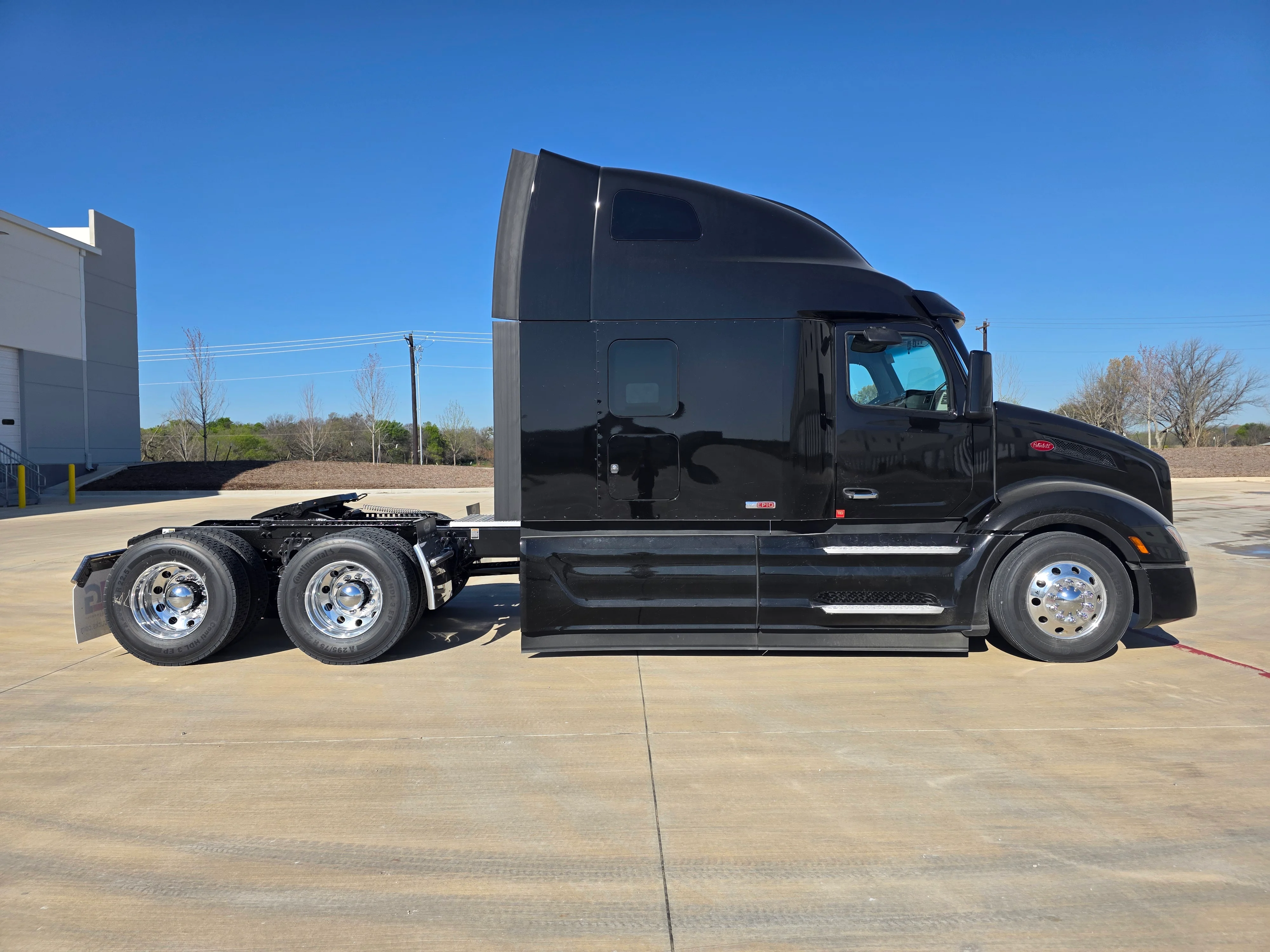 2027 Peterbilt 579 in Cincinnati, OH — photo 6