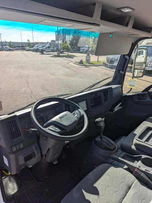 2025 Isuzu NPR - image 2