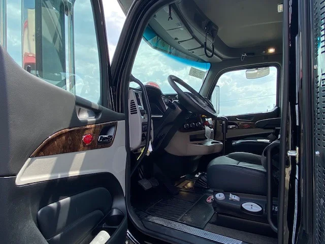2027 Peterbilt 589 in Lima, OH — photo 9