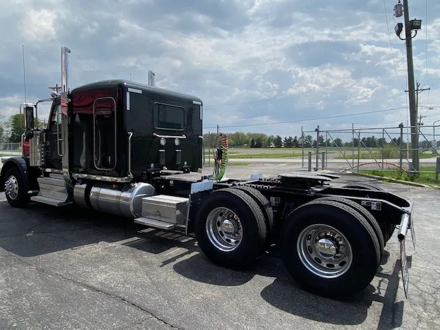 2027 Peterbilt 589 in Lima, OH — photo 4