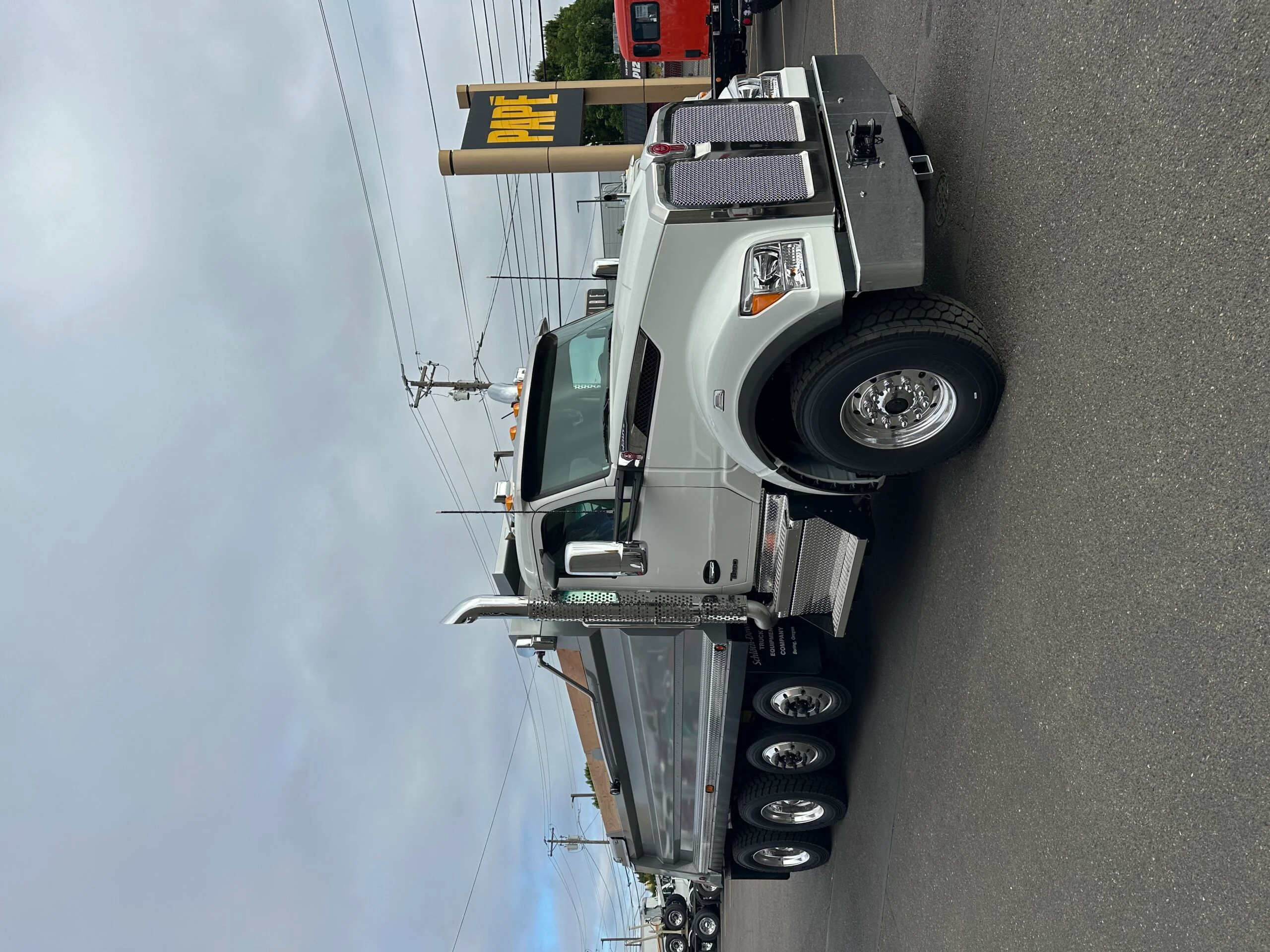 2027 Kenworth T880