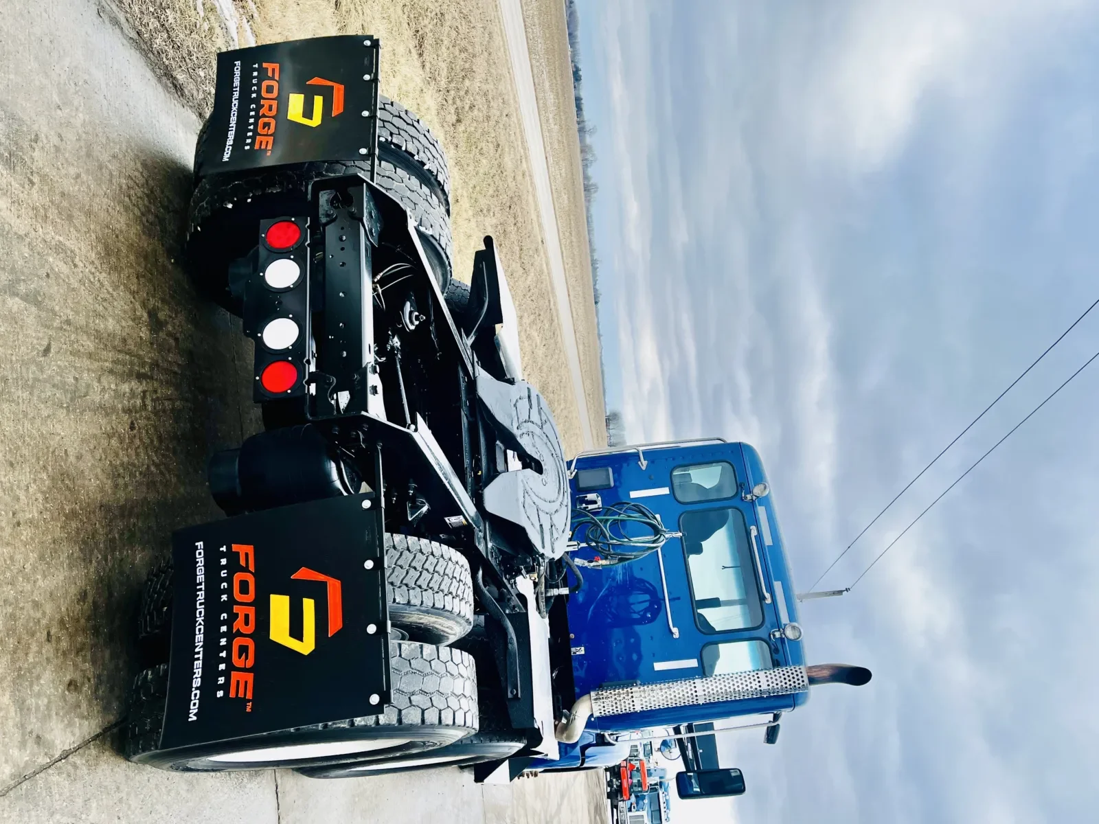 2019 Kenworth T880 - image 11